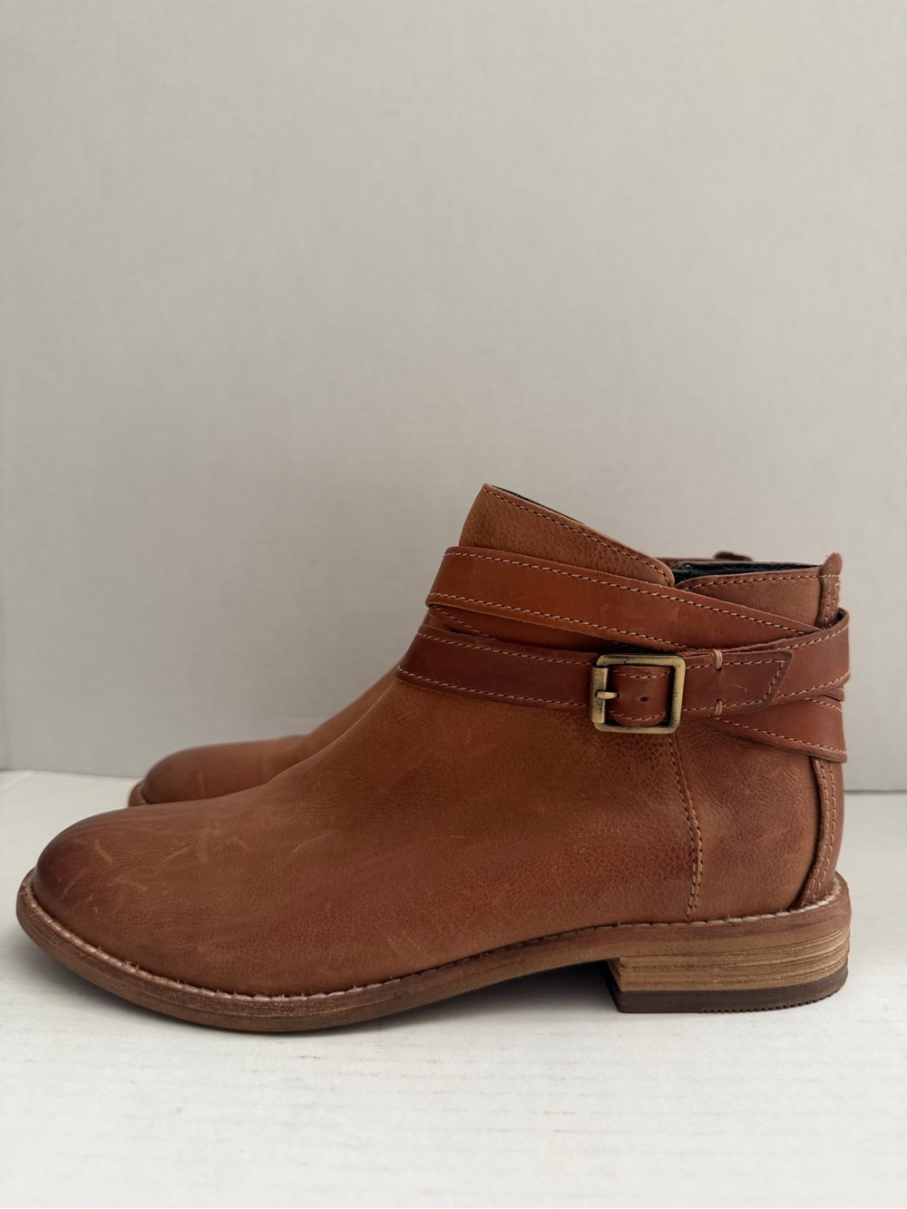 Clarks Women's Tan Leather Ankle Boot with Buckle